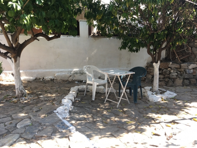 House in Samos, Table under citrus trees , Image 12
