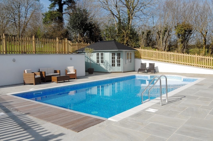 Hartwell, The pool! (May to October only), Image 2